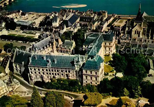 AK / Ansichtskarte Blois Loir et Cher Chateau Louis XII Francois Ier vue aerienne Kat. Blois