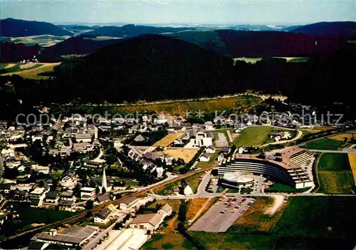 AK / Ansichtskarte Willingen Sauerland Kneipp Kurort Naturpark Diemelsee Fliegeraufnahme Kat. Willingen (Upland)