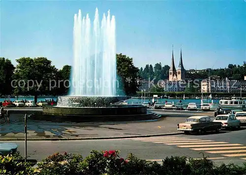 AK / Ansichtskarte Luzern LU Wagenbachbrunnen und Hofkirche Kat. Luzern