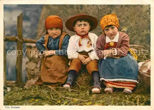 AK / Ansichtskarte Kinder Child Enfants Trachten Tessin Trio ticinese Ticino Kat. Kinder