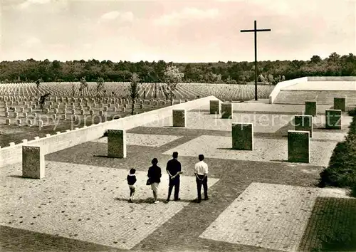 AK / Ansichtskarte Friedhof Deutscher Soldatenfriedhof St. Andre de l Eure  Kat. Tod