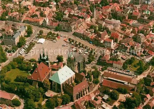 AK / Ansichtskarte Erfurt Domplatz mit Mariendom und Pfarrkirche St Severi Fliegeraufnahme Kat. Erfurt