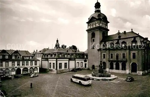 AK / Ansichtskarte Weilburg Lahn Marktplatz mit Schlosskirche Brunnen Luftkurort