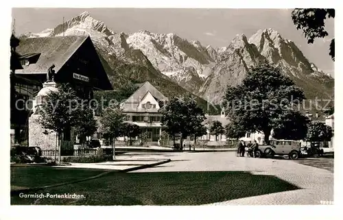 AK / Ansichtskarte Garmisch Partenkirchen Ortsmotiv mit Blick zu den Alpen Wettersteingebirge Kat. Garmisch Partenkirchen