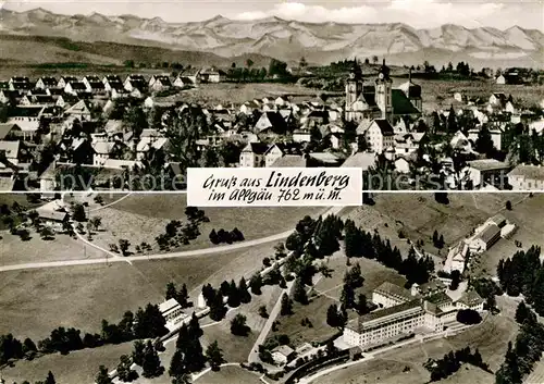 AK / Ansichtskarte Lindenberg Allgaeu Gesamtansicht mit Alpenpanorama Sanatorium Fliegeraufnahme Kat. Lindenberg i.Allgaeu