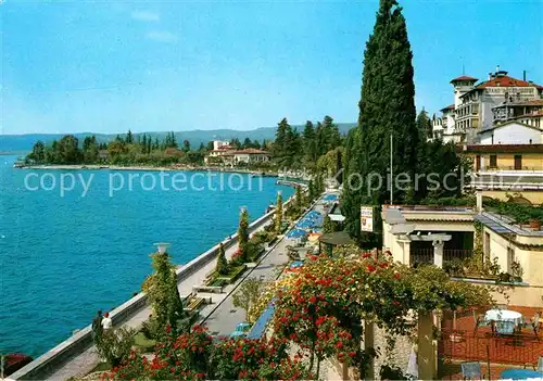 AK / Ansichtskarte Gardone Riviera Lago di Garda Lungolago Kat. Italien