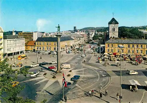 AK / Ansichtskarte Trondheim Market Place with the Statue of Olav Tryggvasson Kat. Trondheim