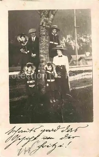 AK / Ansichtskarte Innsbruck Familienfoto Kat. Innsbruck