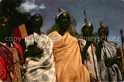 AK / Ansichtskarte Congo Belge De opperhoofden van Urundi begroeten de Koning Kat. Afrika