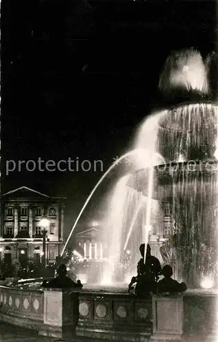 AK / Ansichtskarte Paris Place de la Concorde au fond Eglise de la Madeleine la nuit Kat. Paris