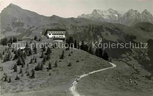 AK / Ansichtskarte Kitzbuehel Tirol Bergrestaurant Hahnenkamm Alpenpanorama Kitzbueheler Horn Loferer Steinberge Kat. Kitzbuehel