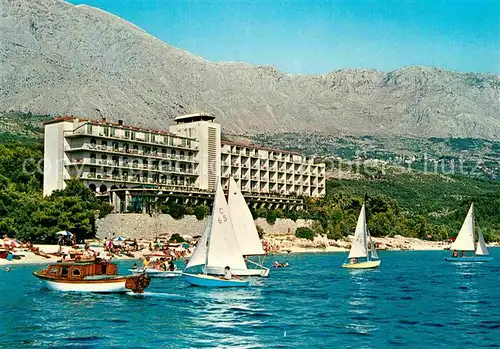 AK / Ansichtskarte Tucepi Hotel Strand Segelboote Kat. Kroatien