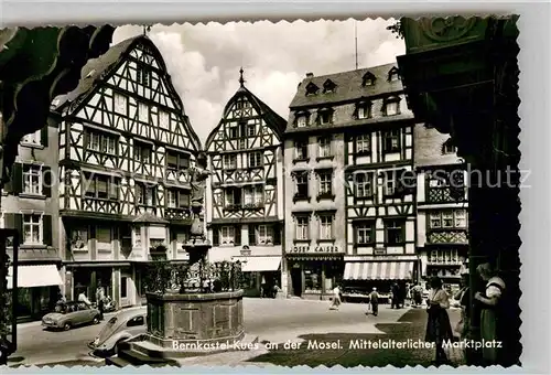 AK / Ansichtskarte Bernkastel Kues Mittelalterlicher Marktplatz mit Brunnen Kat. Bernkastel Kues