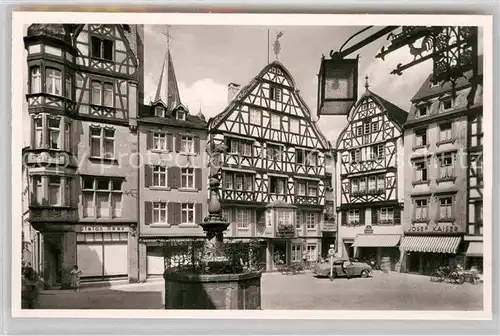 AK / Ansichtskarte Bernkastel Kues Marktplatz Brunnen Kat. Bernkastel Kues