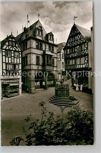 AK / Ansichtskarte Bernkastel Kues Marktplatz Brunnen Kat. Bernkastel Kues