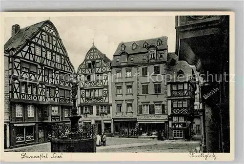 AK / Ansichtskarte Bernkastel Kues Marktplatz Brunnen Kat. Bernkastel Kues