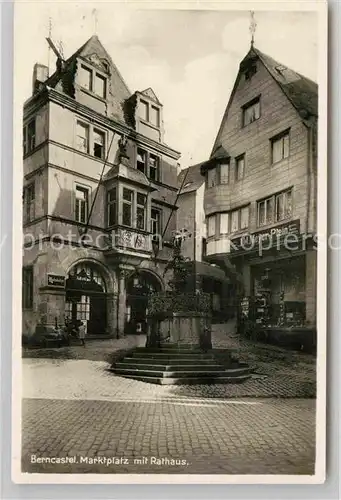 AK / Ansichtskarte Bernkastel Kues Marktplatz Brunnen Rathaus Kat. Bernkastel Kues