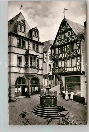 AK / Ansichtskarte Bernkastel Kues Marktplatz Brunnen Kat. Bernkastel Kues