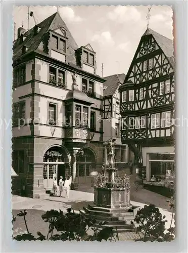 AK / Ansichtskarte Bernkastel Kues Rathaus mit St Michael Brunnen Kat. Bernkastel Kues