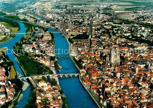 AK / Ansichtskarte Regensburg Fliegeraufnahme mit Donaubruecken Kat. Regensburg