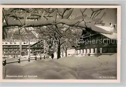AK / Ansichtskarte Garmisch Partenkirchen Riessersee Hotel mit Sportcafe Kat. Garmisch Partenkirchen