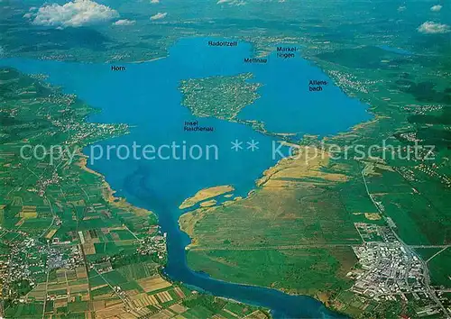 AK / Ansichtskarte Konstanz Bodensee Blick auf Insel Reichenau und Radolfzell Fliegeraufnahme Kat. Konstanz