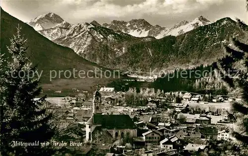 AK / Ansichtskarte Mittenwald Bayern Panorama mit Kirche Kat. Mittenwald