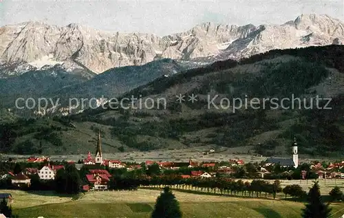 AK / Ansichtskarte Garmisch Partenkirchen mit Wettersteingebirge Kat. Garmisch Partenkirchen