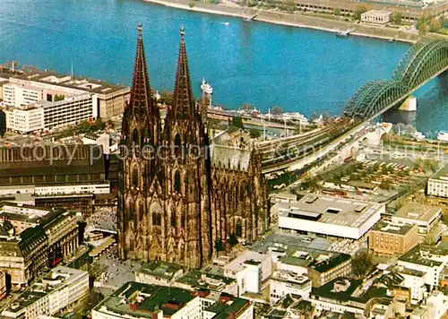 AK / Ansichtskarte Koeln Rhein Dom Hauptbahnhof Messegelaende Luftaufnahme Kat. Koeln