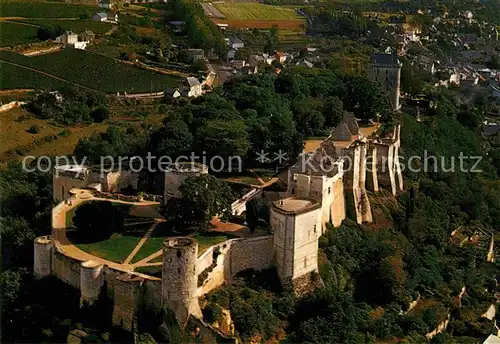 AK / Ansichtskarte Chinon Indre et Loire Chateau Fliegeraufnahme Kat. Chinon