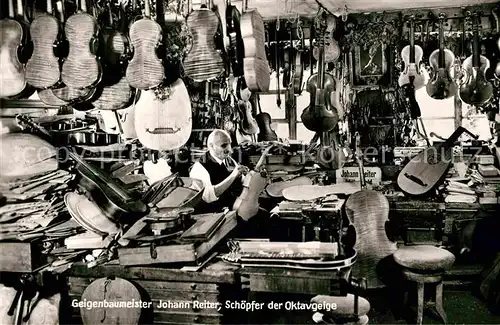 AK / Ansichtskarte Geige Geigenbaumeister Johann Reiter Schoepfer der Oktavgeige  Kat. Musik
