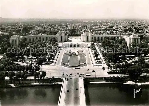 AK / Ansichtskarte Paris en flanant Palais de Chaillot vue aerienne Kat. Paris