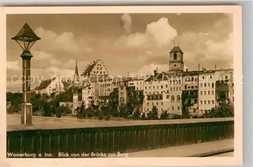 AK / Ansichtskarte Wasserburg Inn Blick von der Bruecke zur Burg Kat. Wasserburg a.Inn