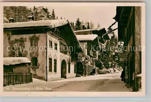 AK / Ansichtskarte Partenkirchen Dorfstrasse Altes Haus Kat. Garmisch Partenkirchen