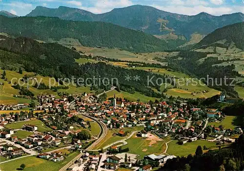 AK / Ansichtskarte Oberstaufen Schroth und Luftkurort mit Rindalphorn Hochgrat Allgaeuer Alpen Fliegeraufnahme Kat. Oberstaufen
