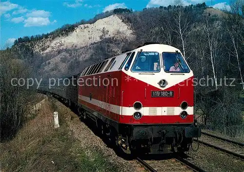 AK / Ansichtskarte Eisenbahn Deutsche Reichsbahn Dieselhydraulische Lokomotive 119180 8 Kahla Kat. Eisenbahn