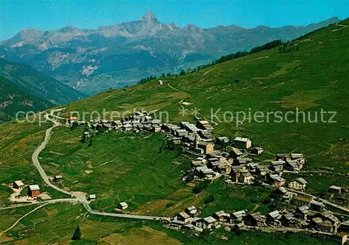 AK / Ansichtskarte Saint Veran Vue generale aerienne au fond Pic de Rochebrun Kat. Saint Veran