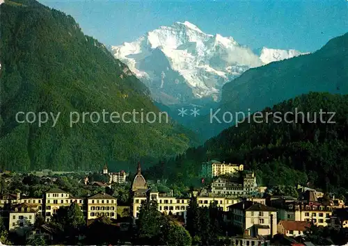 AK / Ansichtskarte Interlaken BE Stadtbild mit Alpen Kat. Interlaken