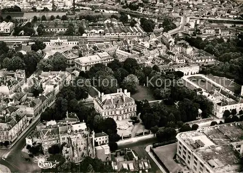 AK / Ansichtskarte Epernay Marne Fliegeraufnahme Hotel de Ville et les Jardins  Kat. Epernay