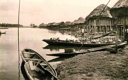 AK / Ansichtskarte Typen Afrika Village au bord de l eau 