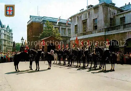 AK / Ansichtskarte Leibgarde Wache Changing of the Guard Horse Guards Building London  Kat. Polizei