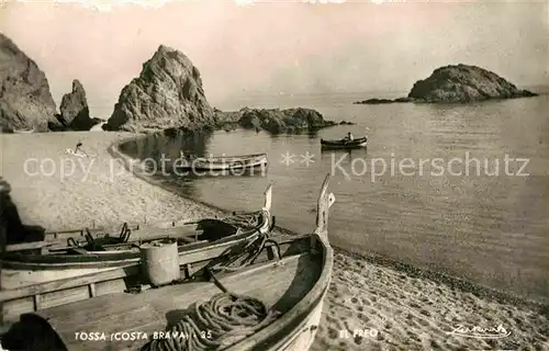 AK / Ansichtskarte Tossa de Mar Strand Fischerboote Kueste Felsen Kat. Costa Brava