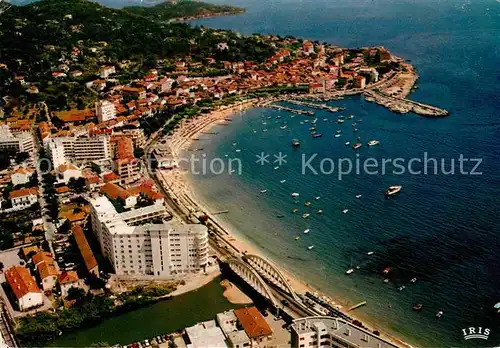 AK / Ansichtskarte Sainte Maxime sur Mer Var Fliegeraufnahme Plage centre de la Ville  Kat. Sainte Maxime