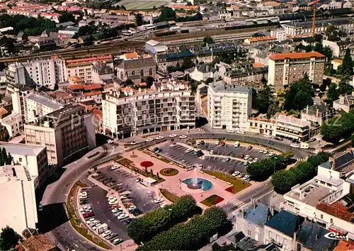 AK / Ansichtskarte La Roche sur Yon Fliegeraufnahme Place de la Vendee  Kat. La Roche sur Yon