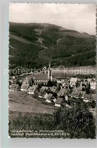 AK / Ansichtskarte Neustadt Schwarzwald Teilansicht mit Kirche