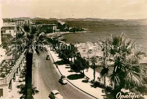 AK / Ansichtskarte Opatija Istrien Panorama Kueste Uferstrasse Strand