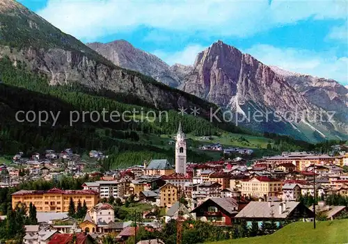 AK / Ansichtskarte Cortina d Ampezzo Stadtblick mit Col Rosa Kat. Cortina d Ampezzo