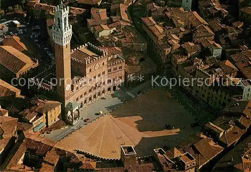 AK / Ansichtskarte Siena Fliegeraufnahme Piazza del Campo Kat. Siena