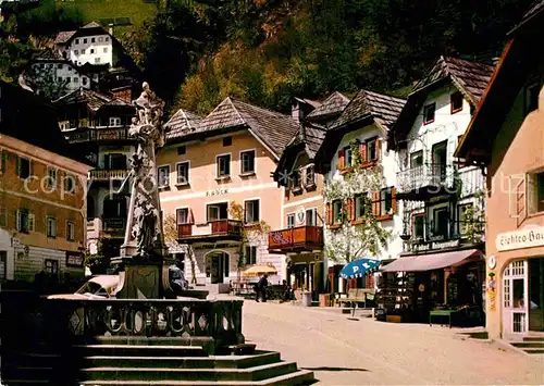 AK / Ansichtskarte Hallstatt Salzkammergut Dorfmotiv Brunnen Kat. Hallstatt