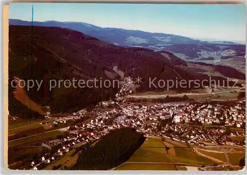 AK / Ansichtskarte Titisee Neustadt Fliegeraufnahme Panorama Kat. Titisee Neustadt